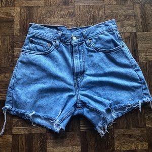 Levi / Levi’s denim shorts 29